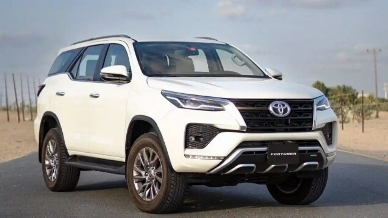 سعر ومواصفات سيارة تويوتا فورتشنر 2024 toyota fortuner في الأسواق وأهم مميزاتها وعيوبها