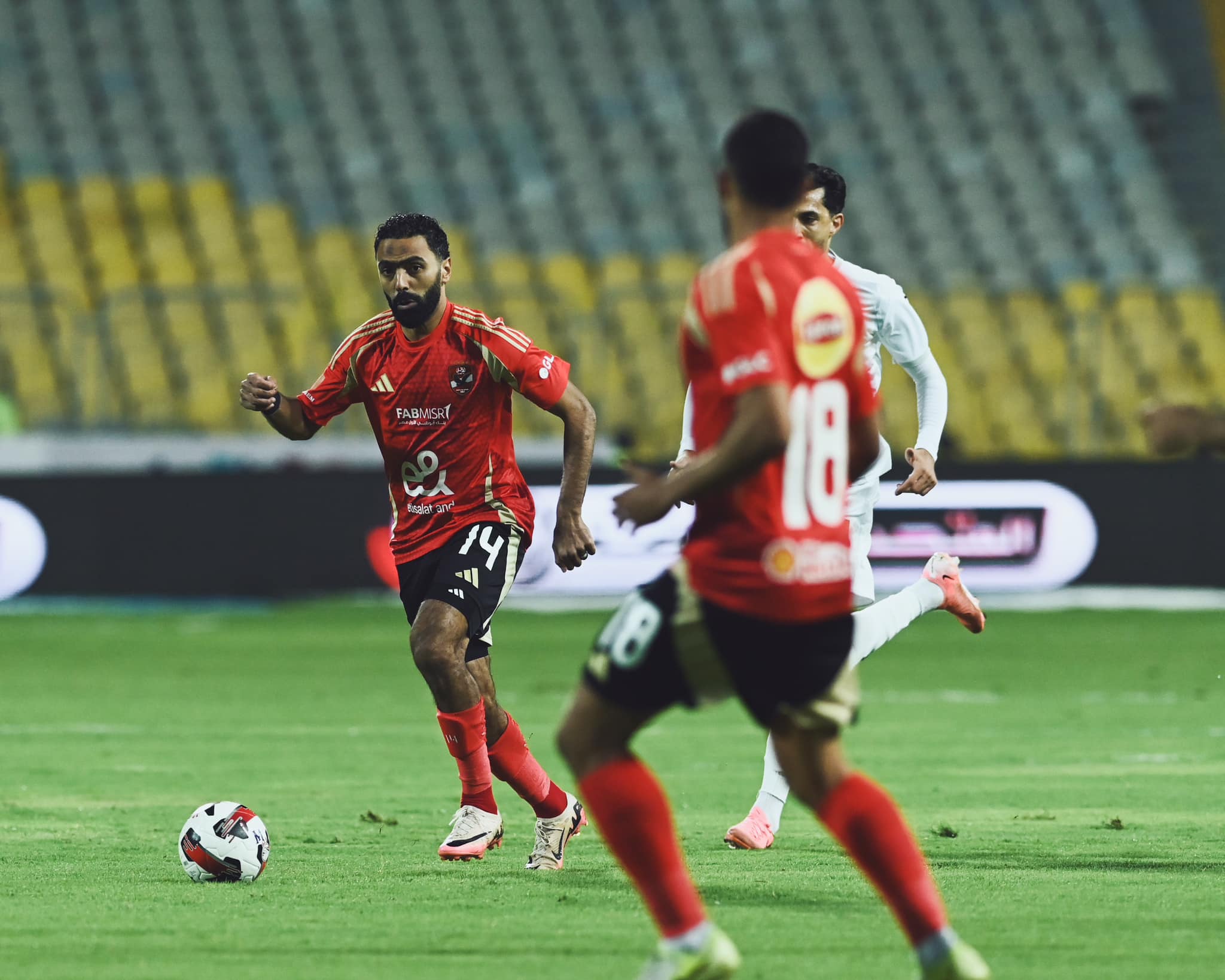 أخبار الأهلي .. الزمالك يتفاوض مع نجم الفريق